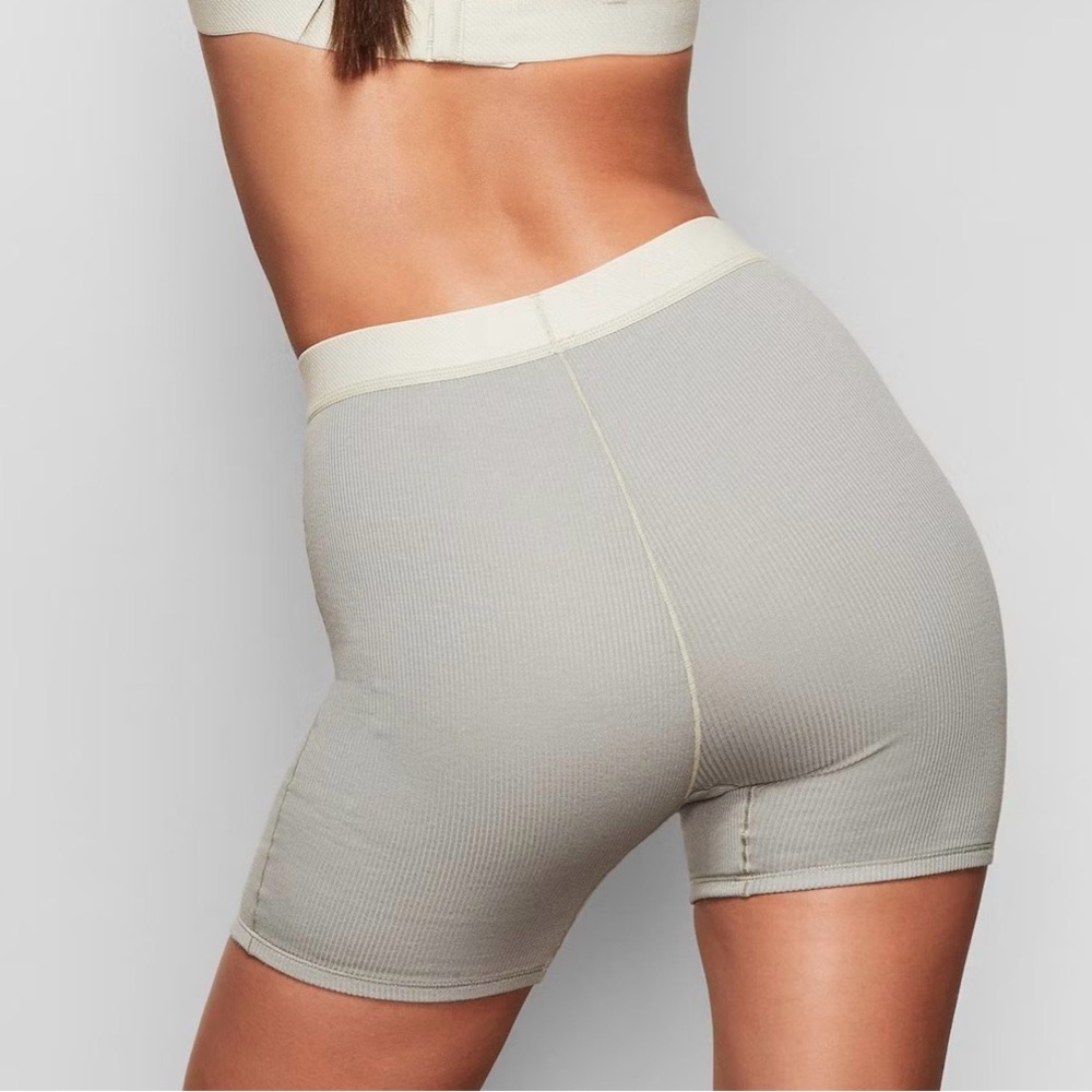 SKIMS Tank / Boxer Set in Mineral - Picture 2 of 11